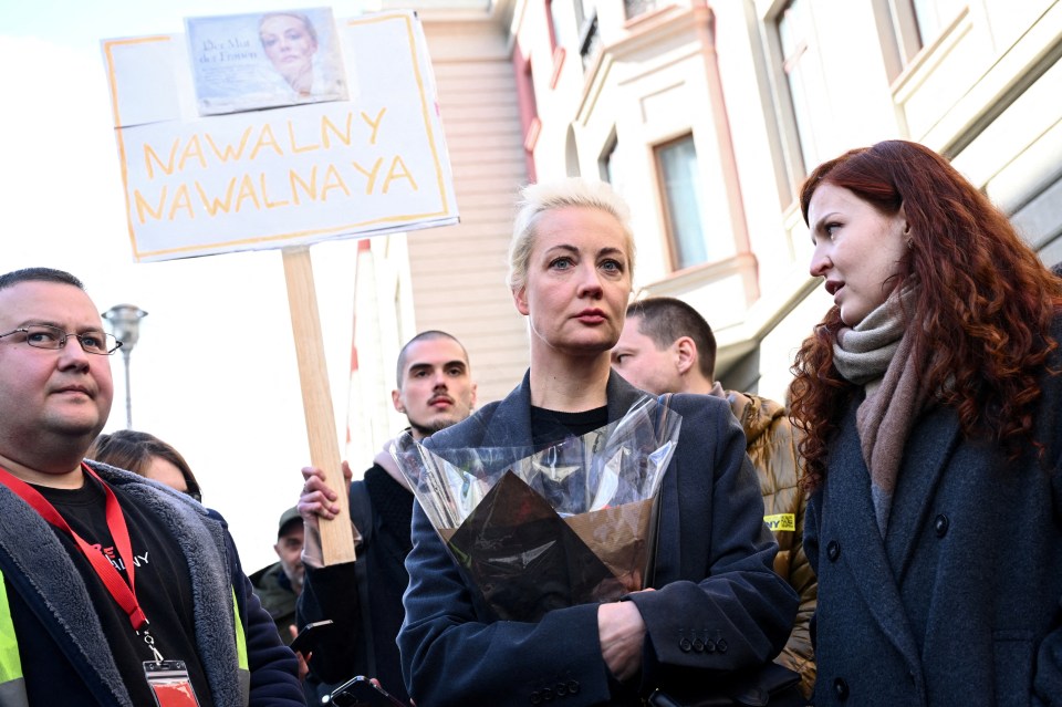 Navalny's widow puts on a brave face for the march at noon today