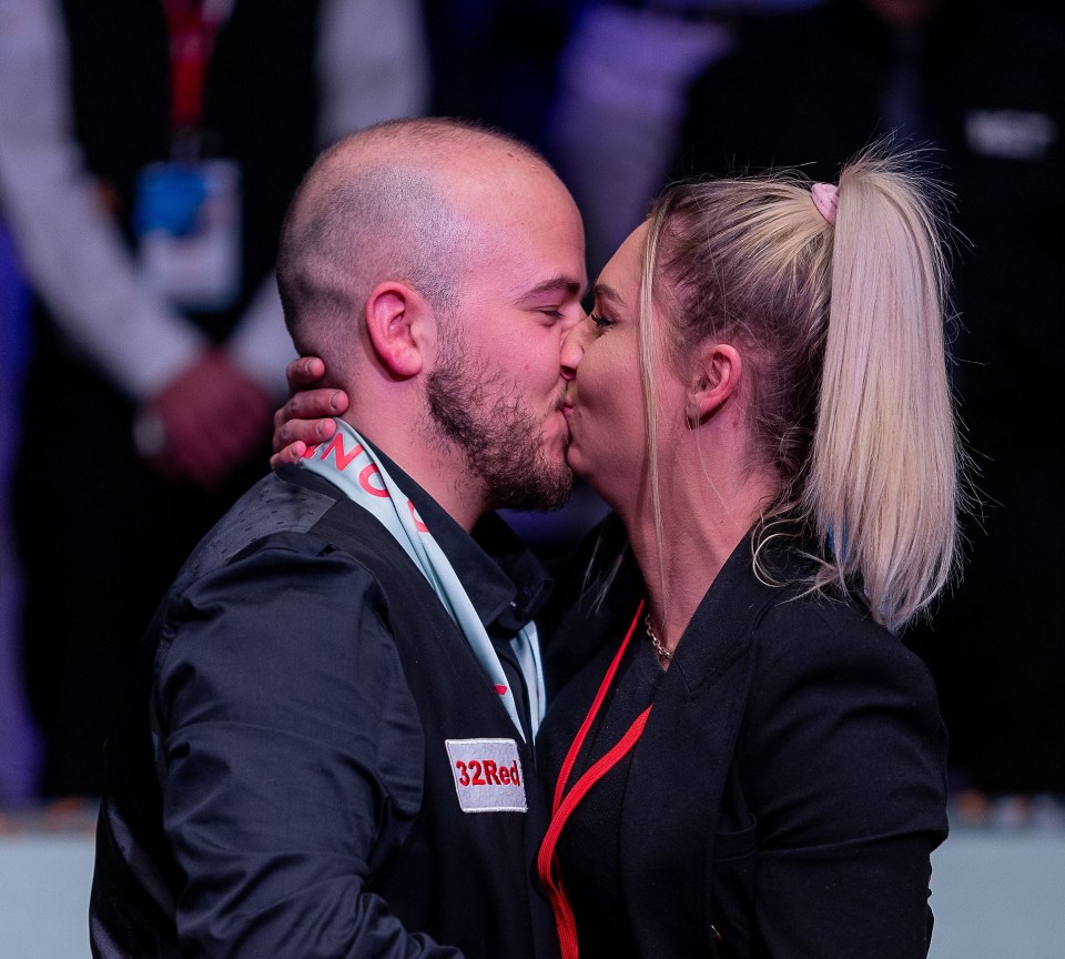 When Brecel won the World Snooker Championship in 2023, Laura flew to cheer him on