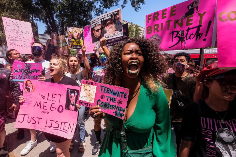 Fans wave #FreeBritney placards but sources say the singer has no one looking out her now