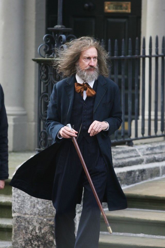 A top British actor looked very different on-set in Dublin