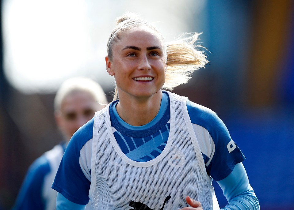 Roebuck hopes Man City can be crowned WSL champions this term with Steph Houghton retiring at the end of the season