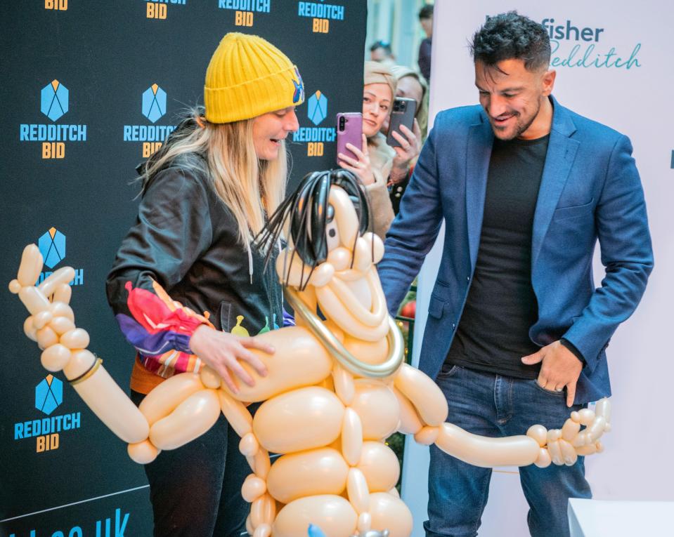 The mum-of-three created Peter Andre out of balloons