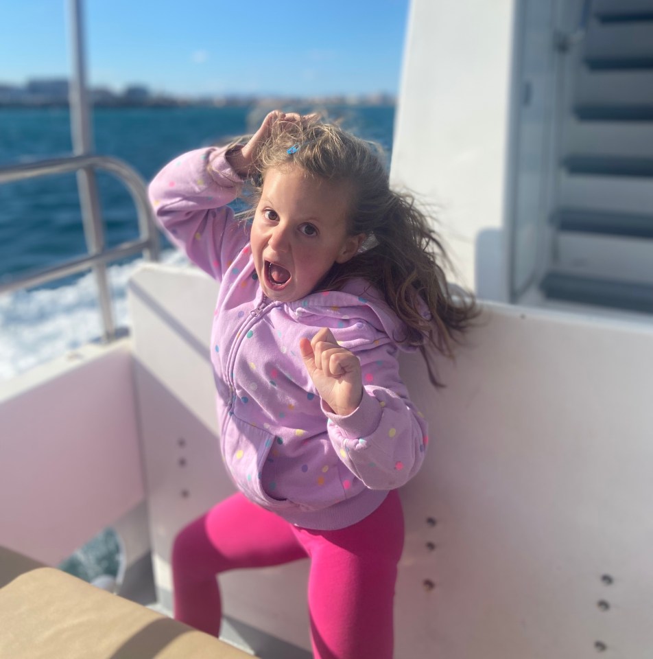 Eva makes a splash on a boat tour