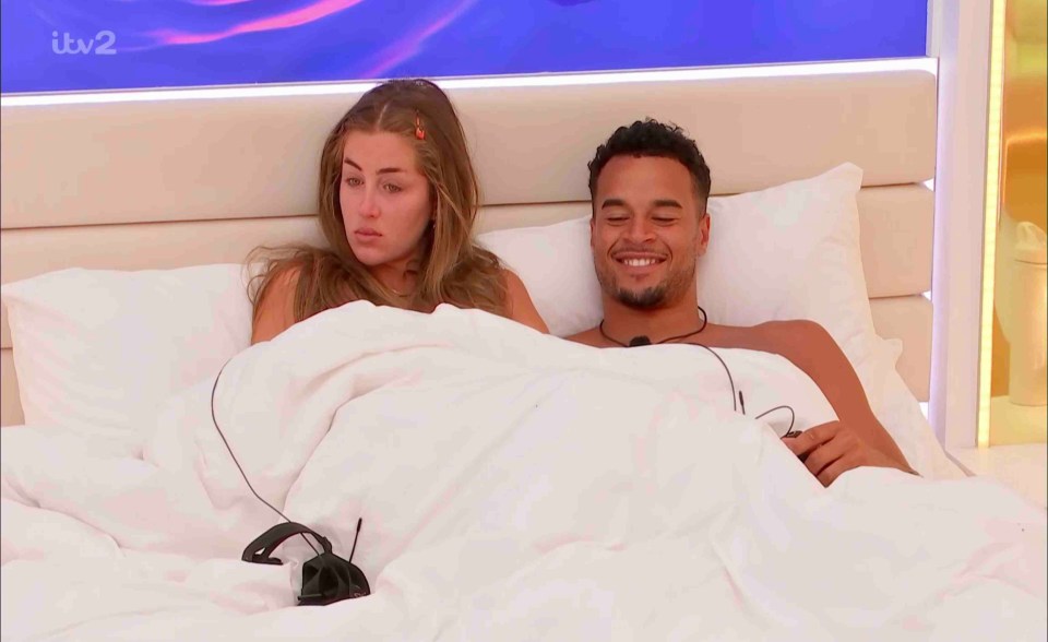 Georgia in bed with Toby on the show