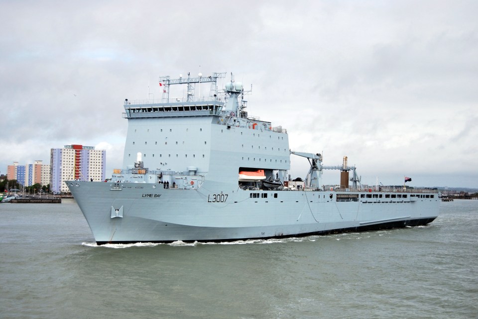 E22XTT The ship RFA Lyme Bay departs from Portsmouth for the Solent.