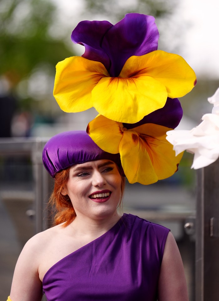 This guest looked blooming lovely in a show-stopping floral headpiece