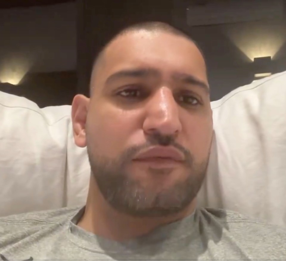 Amir Khan has posted a video to pay tribute to the late star on social media