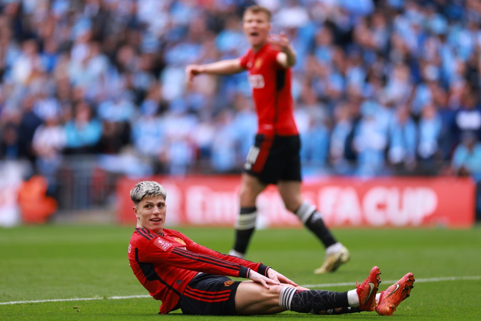 Alejandro Garnacho was taken off against Coventry City