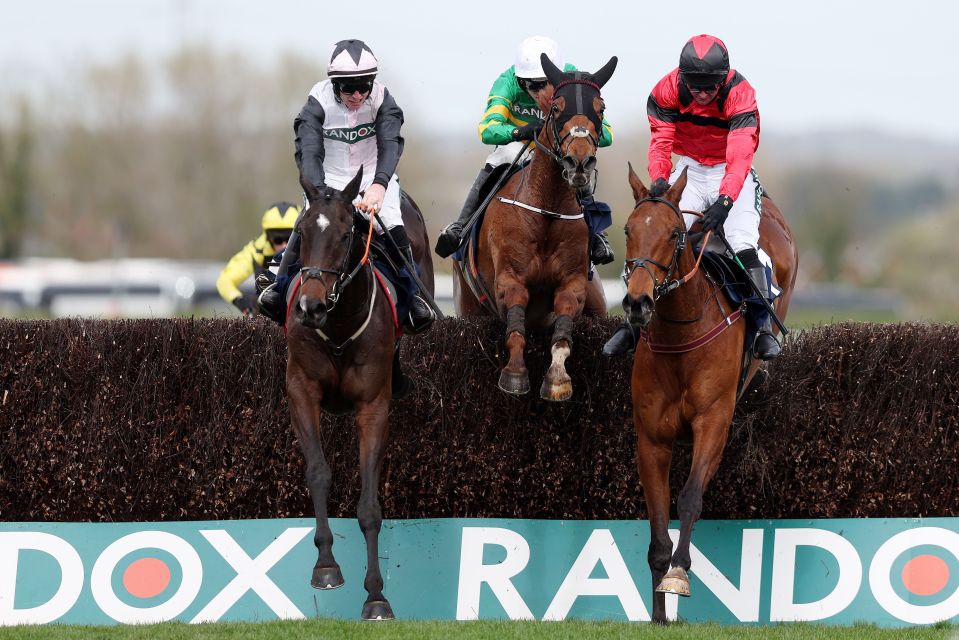 The Handicap Chase has concluded at Aintree on Grand National day