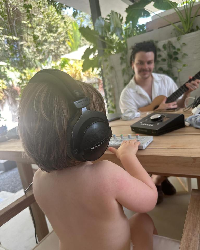 Little Arthur clearly has his mum's ear for music