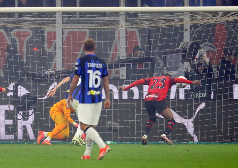 Fikayo Tomori then nodded into the net to set-up the tense finish