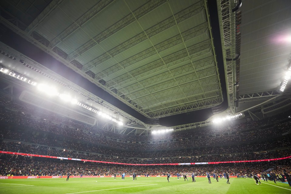 More than 2,000 agents from the National Police and the Civil Guard will be present at the Santiago Bernabeu for Real Madrid vs Man City tonight