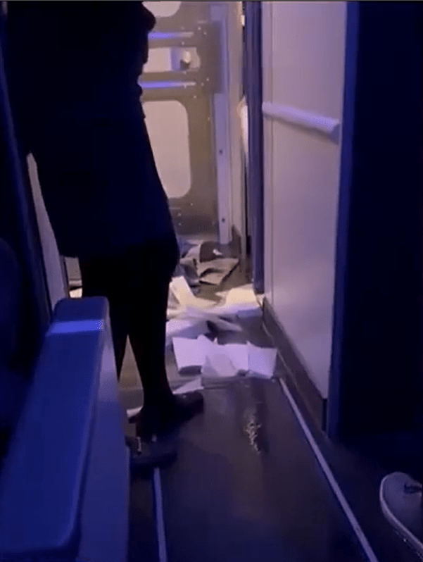 The cabin crew was forced to use paper towels to mop the floor of the aircraft