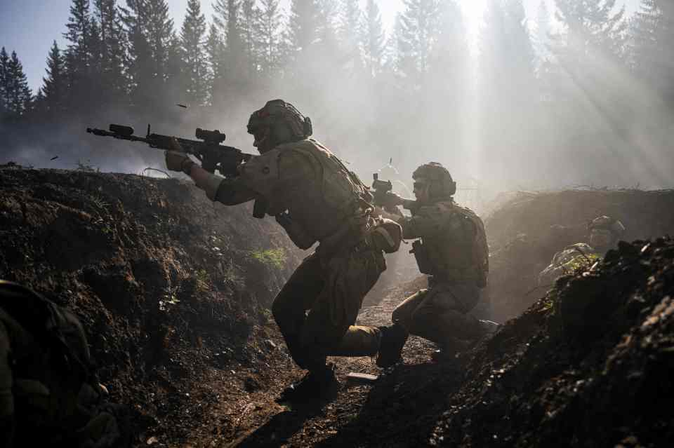 Norwegian troops train with Ukrainian soldiers to bolster their military capabilities