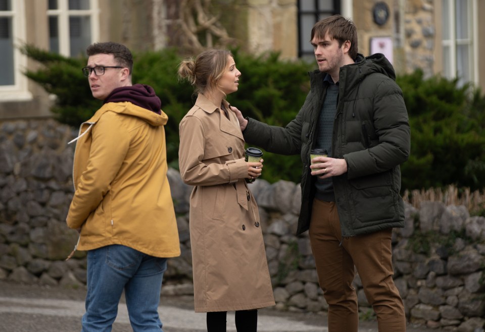 Piper goes missing and it causes tension between Belle and Vinny, much to Tom's delight