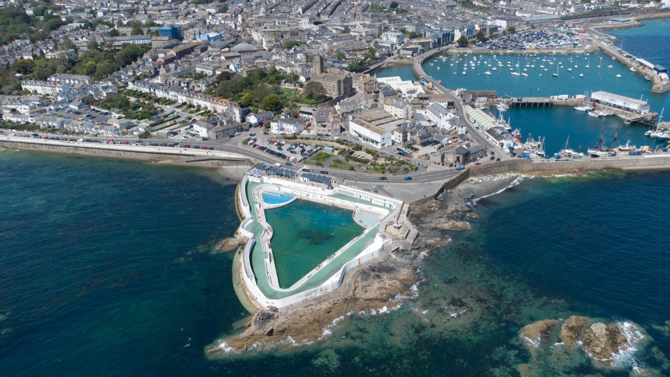 The stunning pool in Penzance