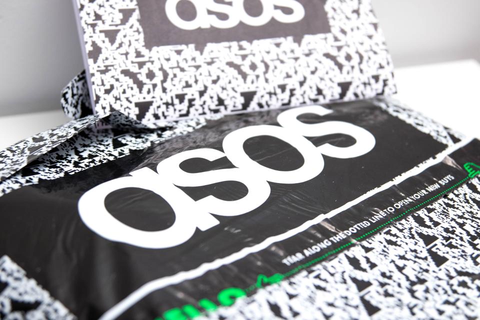 PF2EYC Asos online shopping clothes package logo