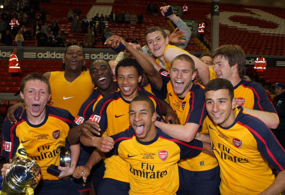 Eastmond, front bottom, won the FA Youth Cup with Arsenal in 2009