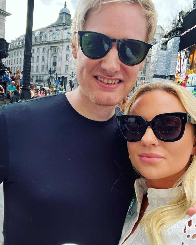 Neil Robertson congratulated his wife on her six years of sobriety