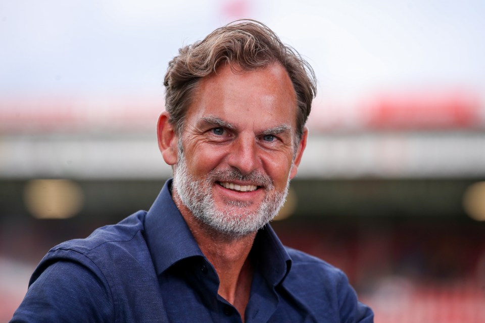 Ronald de Boer believes Van Dijk may be considering his options