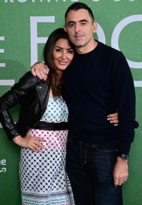  Ronnie and Laila Rouass attending the premiere of Ronnie O'Sullivan: The Edge of Reason on November 21, 2023 in London