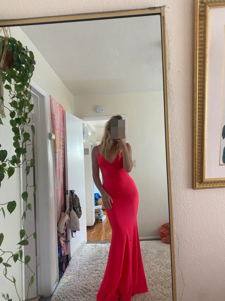 Would you wear yoga pants to a wedding? people say as woman shows off dress<br />
TAKEN WITH NO PERMISSION:<br />
//www.reddit.com/r/Weddingattireapproval/comments/1bwphgy/my_best_friend_is_getting_married_is_this