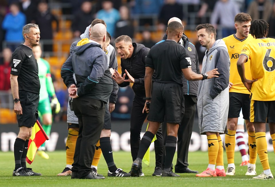 Gary O’Neil fumed at referee Tony Harrington after the game