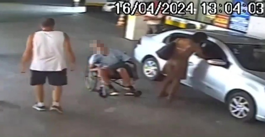 Security footage shows her dragging Braga from the taxi onto a wheelchair