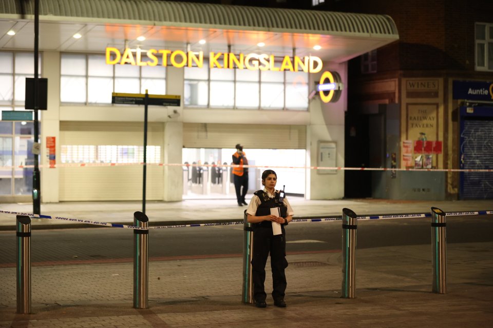 Dalston Kingsland station was shut due to a 'police investigation'