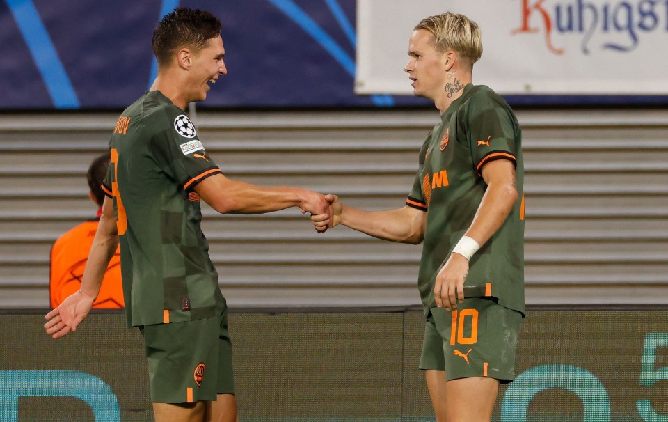 Sudakov, left, was team-mates with Mykhailo Mudryk, right, at Shakhtar Donetsk