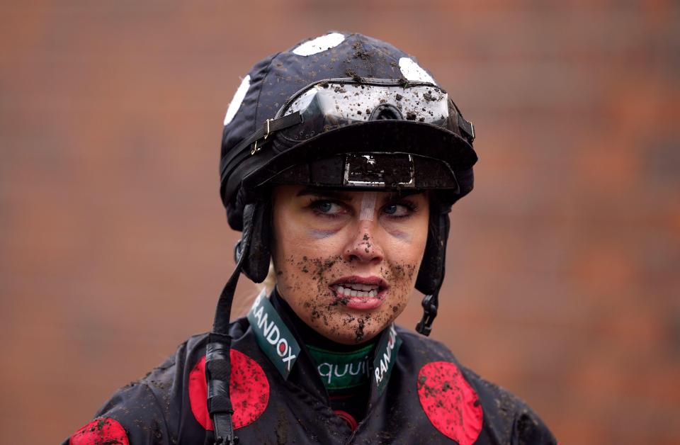 Two black eyes and a busted nose - but still Aine O'Connor puts her mascara on to ride over the jumps