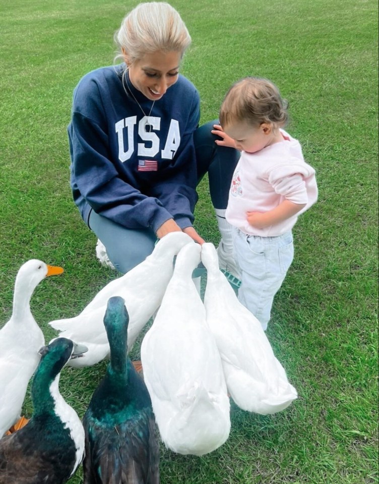 She and daughter Belle saw some of the older ducks too when they went to pick up the ducklings