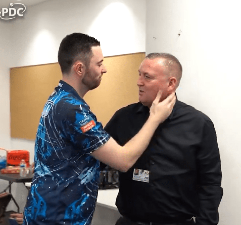 Luke Humphries and Glen Durrant shared a touching moment at the Premier League Darts final