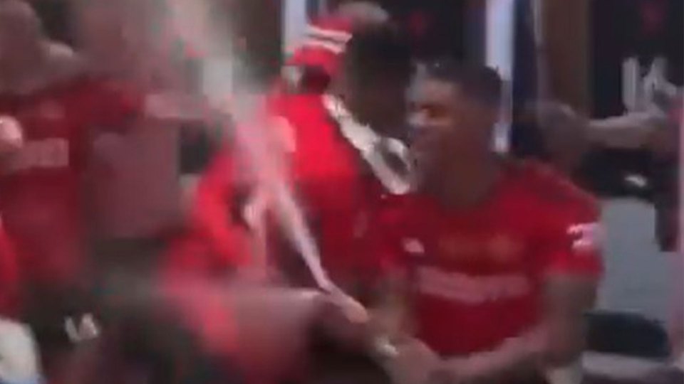 Kobbie Mainoo reacted quickly in the Man Utd dressing room