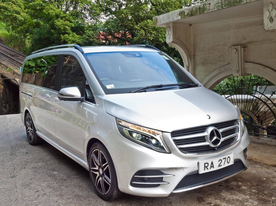 The Mercedes-Benz V-Class is a footballers' favourite because they can relax