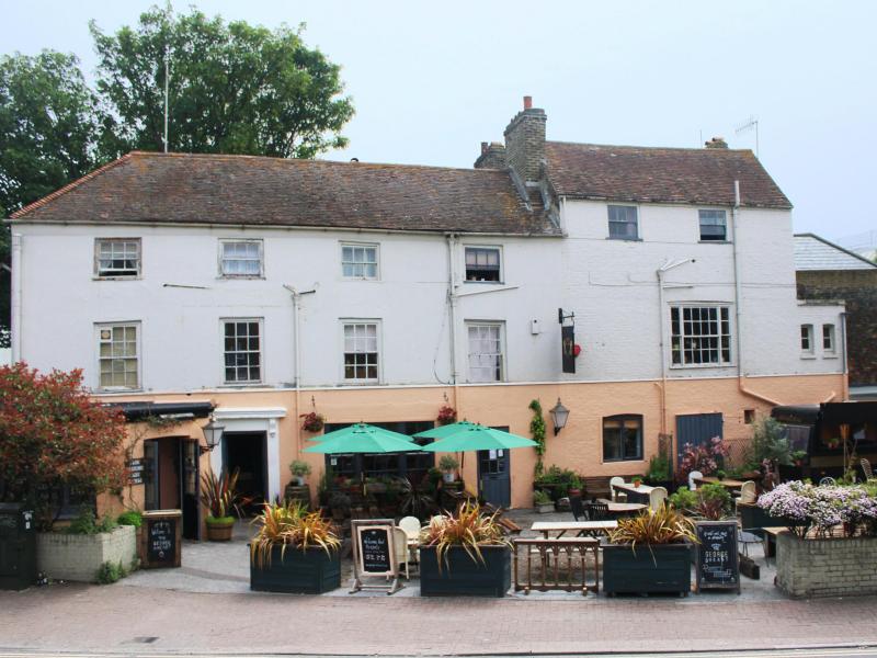 The George & Heart, a Grade II listed former coaching inn in the Old Town that dates back to the 1700s, was tipped as one of the best local pubs