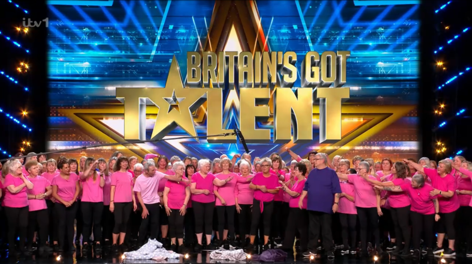 The BGT stage was soon flooded with women and two gentleman that joined in on the act