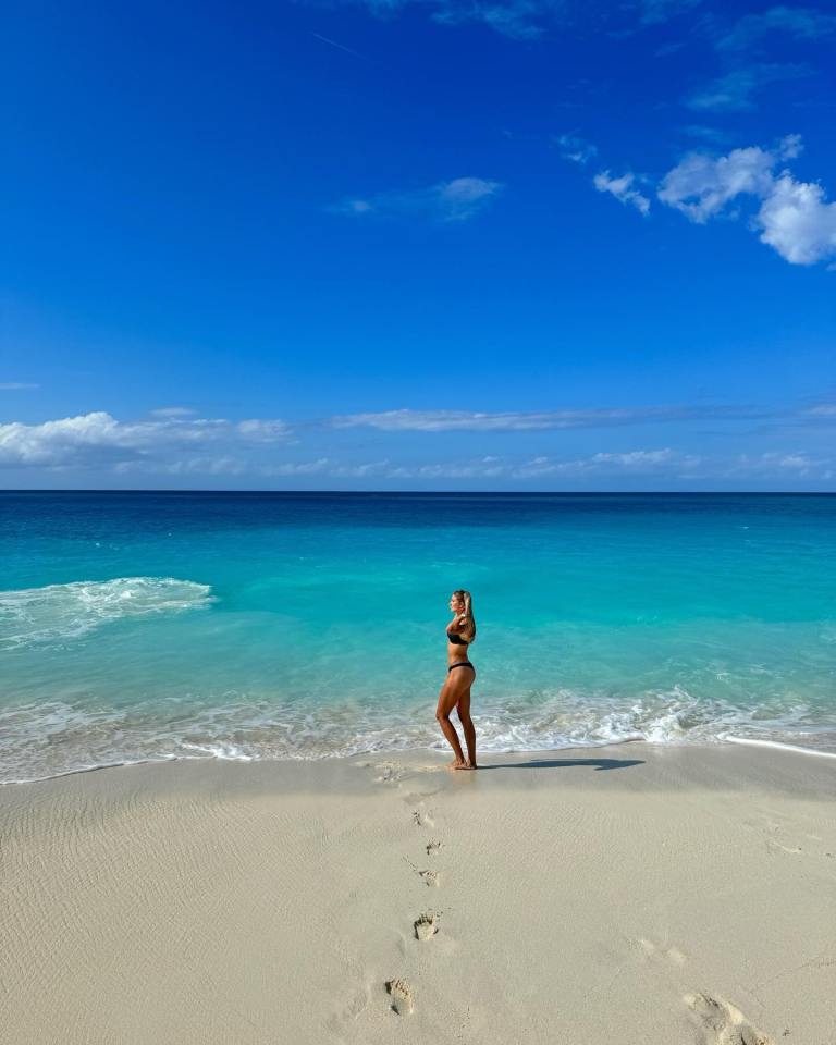 She wrote 'Bahamas it was a blast' as she shared the stunning snaps to Instagram