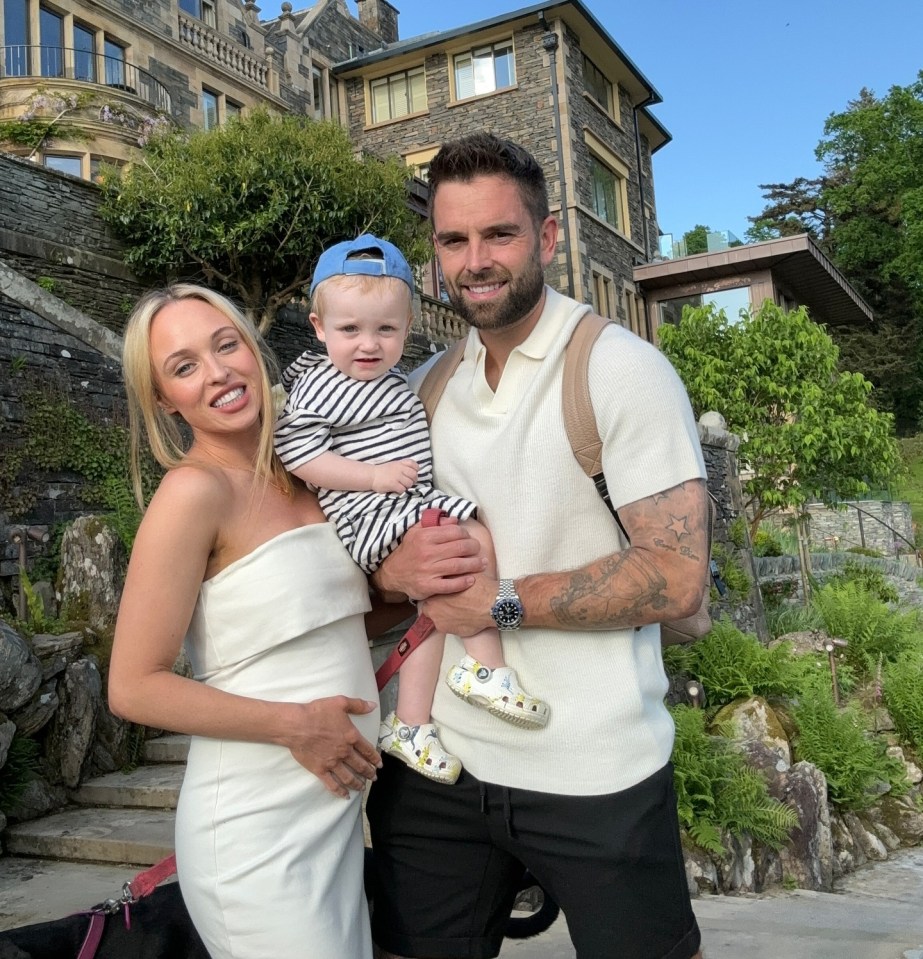 Pregnant Jorgie Porter cradled her growing baby bump in a sweet family photo.