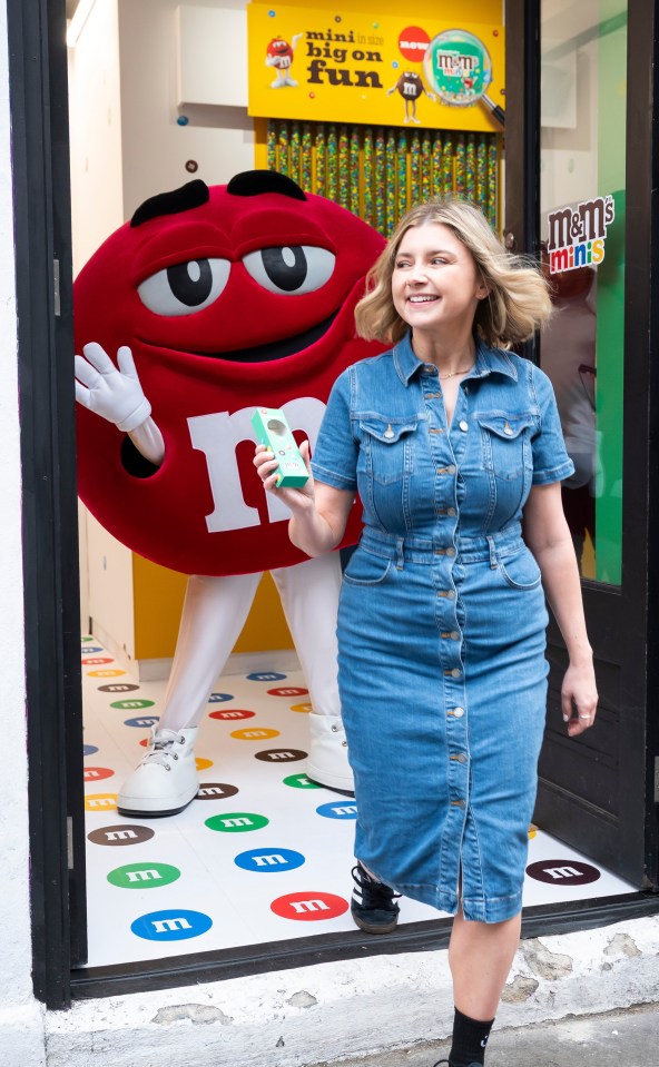 M&M’s superfans are ecstatic to be immortalised as Tiny Chocolate models to celebrate the launch of M&M’s minis in the UK this month