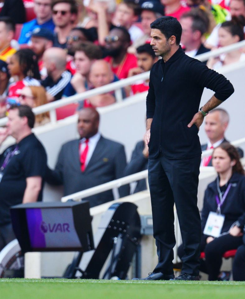 Arsenal boss Mikel Arteta was offered the opportunity to sign the centre-back before his move to Old Trafford