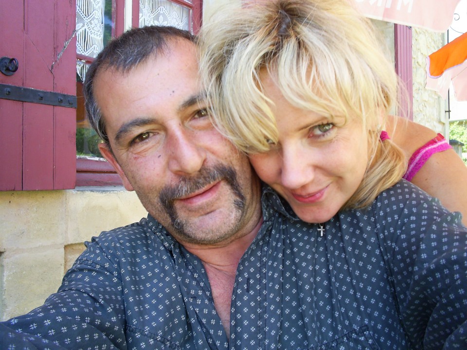 Like Lisa, Samantha has also battled fertility issues, pictured with second husband Pascal