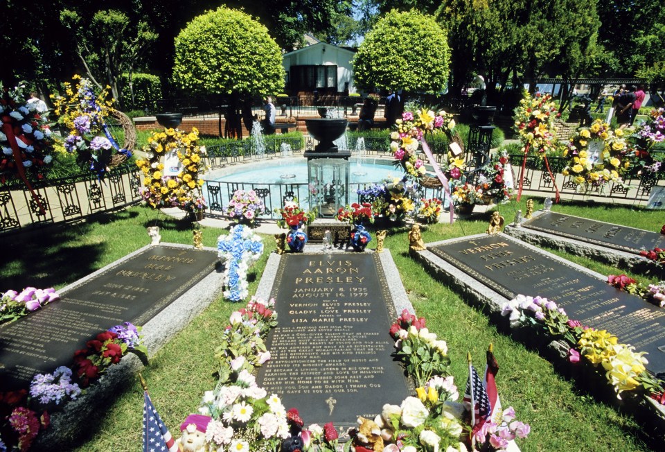 Elvis’s grave in the garden at Graceland alongside family members