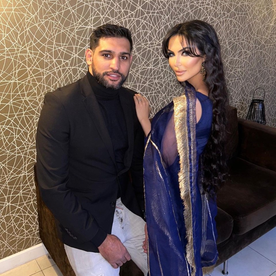 Amir Khan, with his wife Faryal Makhdoom, has finally opened his wedding venue