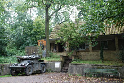 A bungalow conceals the entrance, which starts with a long 120m tunnel