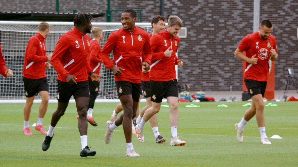 It follows the success of a group of Welsh football players on the pitch