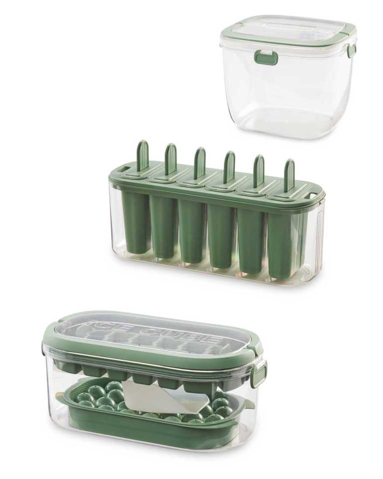 The ice lolly mould, ice cube box and ice bucket comes in a stunning sage green