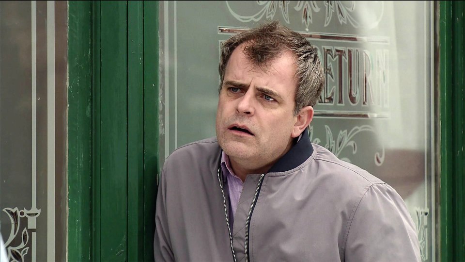 Fans think they know who could be the next love interest for Steve McDonald (Simon Gregson)