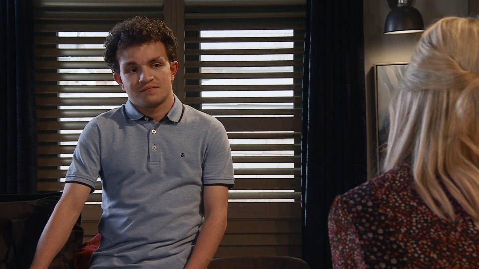 Simon Barlow is leaving Weatherfield for a new life aboard the ships with dad Peter