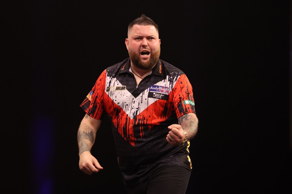 Aspinall is set to face Michael Smith in tonight's quarter-finals